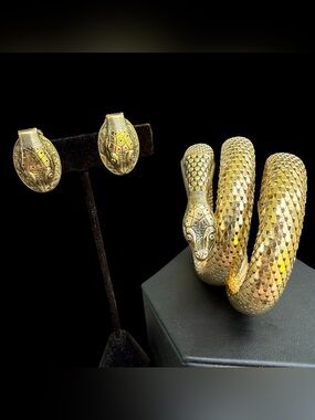 Vtg Whiting Davis Gold Tone Scale Mesh 3 Coil Snake Bracelet & Clip Earring Set